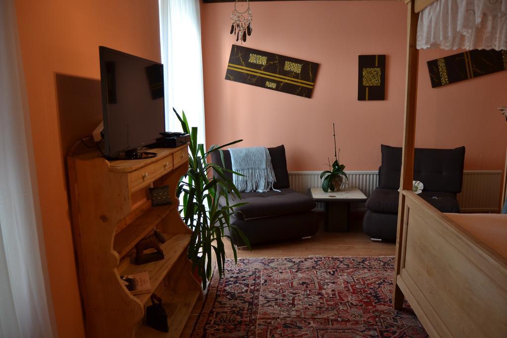 ホテル Garni Fluela Susch 部屋 写真